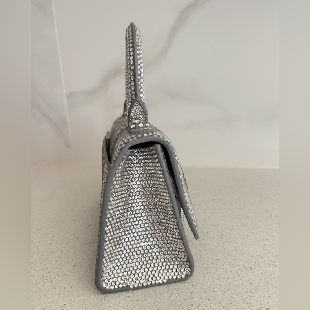 Elegant Silver Handbag - Picture 5 of 14
